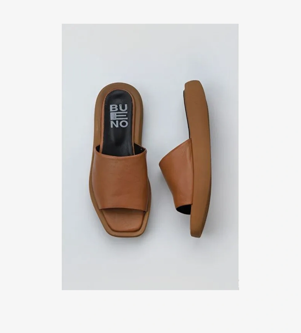 Bueno Shoes Taba Koyu Deri Kadın Dolgu Topuklu Terlik 01wy1000 - Görsel 1