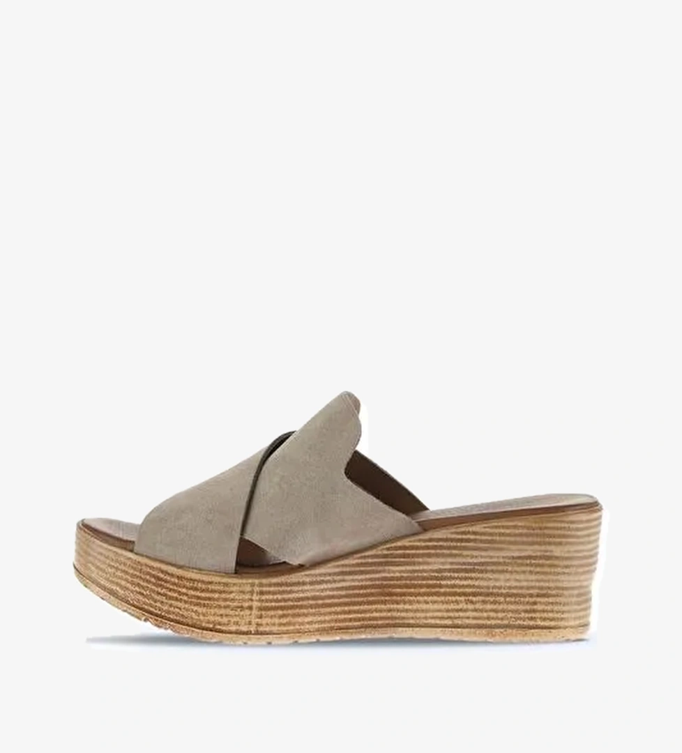 Bueno Shoes Kum Alf Süet Kadın Dolgu Topuklu Terlik 01wa4703 - Görsel 1