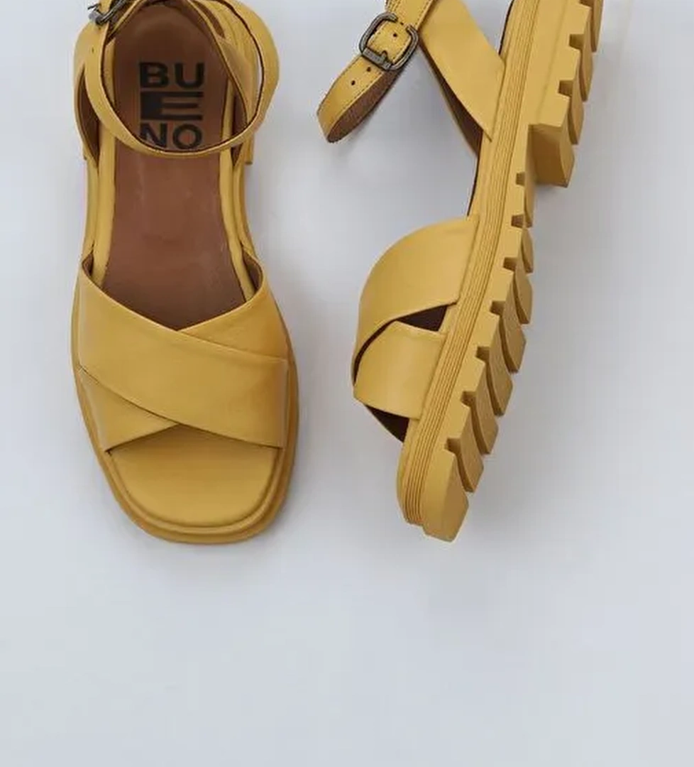Bueno Shoes Sarı Deri Kadın Dolgu Topuklu Sandalet 01wy5508 - Görsel 1