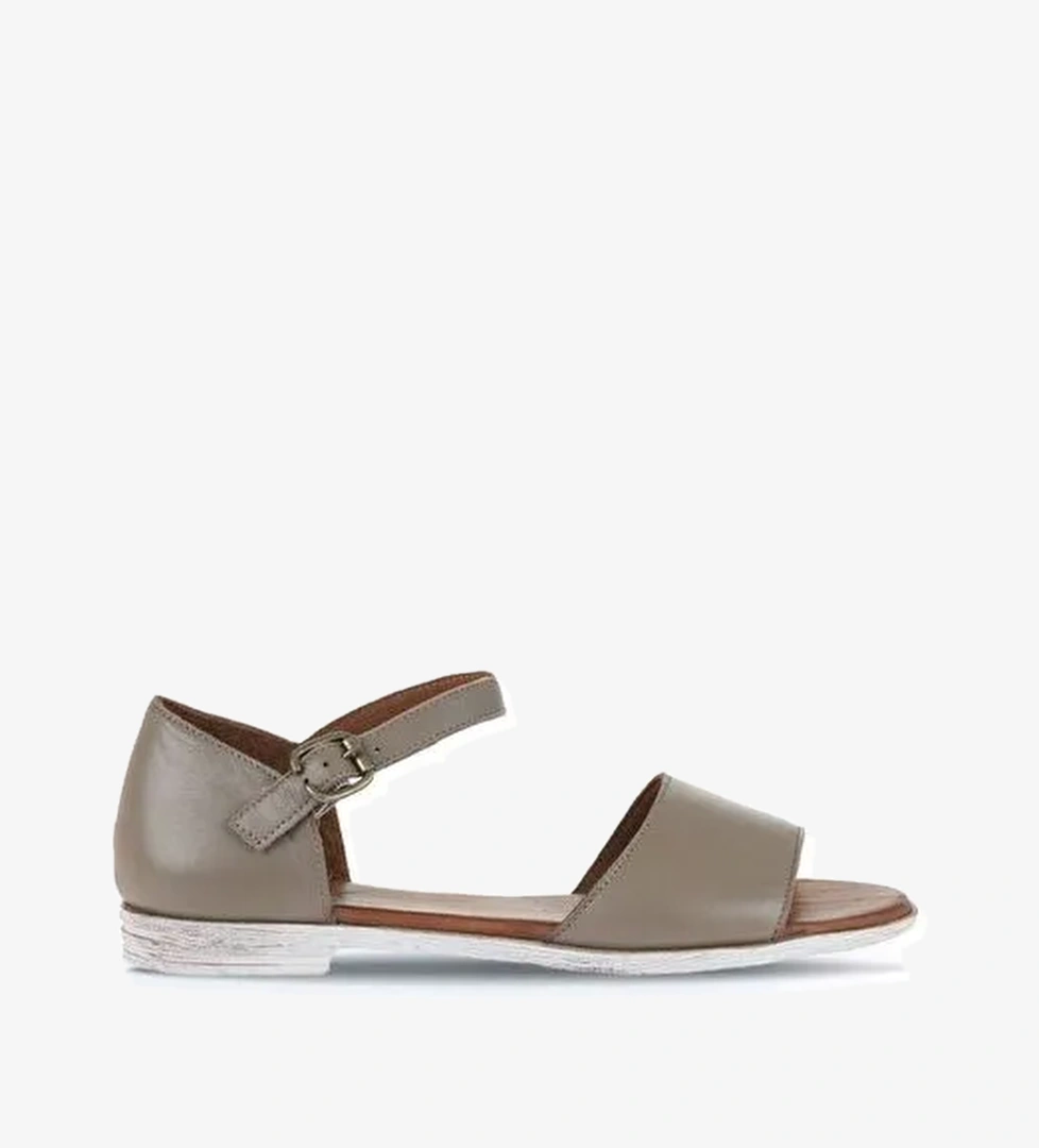 Bueno Shoes Gümüş Deri Kadın Düz Sandalet 01wa3006 - Görsel 1