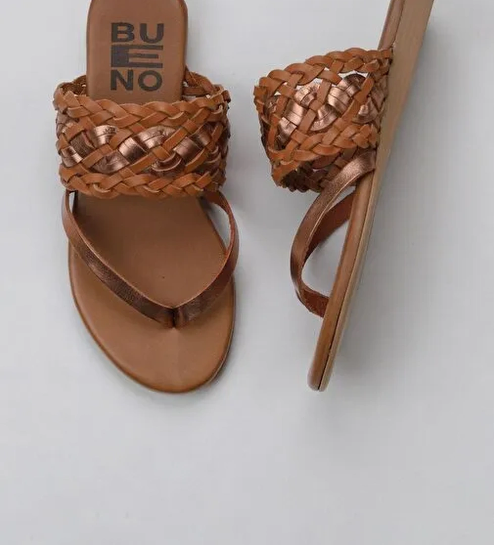 Bueno Shoes Taba Parlak Deri Kadın Parmak Arası Terlik 01wu7448 - Görsel 1