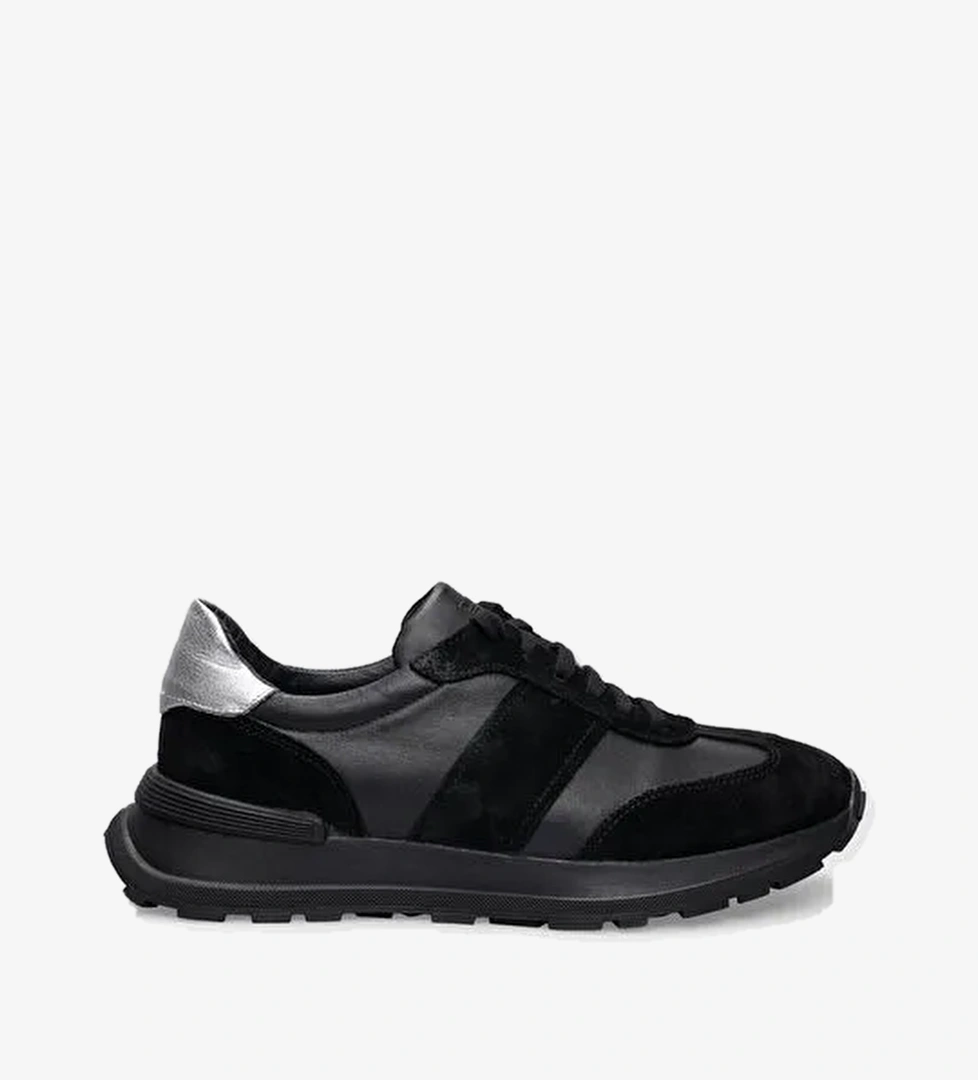 %100 Hakiki Deri Siyah Bağcıklı Kadın Spor Ayakkabı - Görsel 1