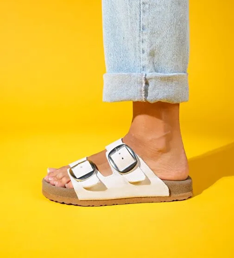 OVESTA Beyaz Süet Hakiki Deri Çift Bantlı Kadın Terlik - Görsel 1