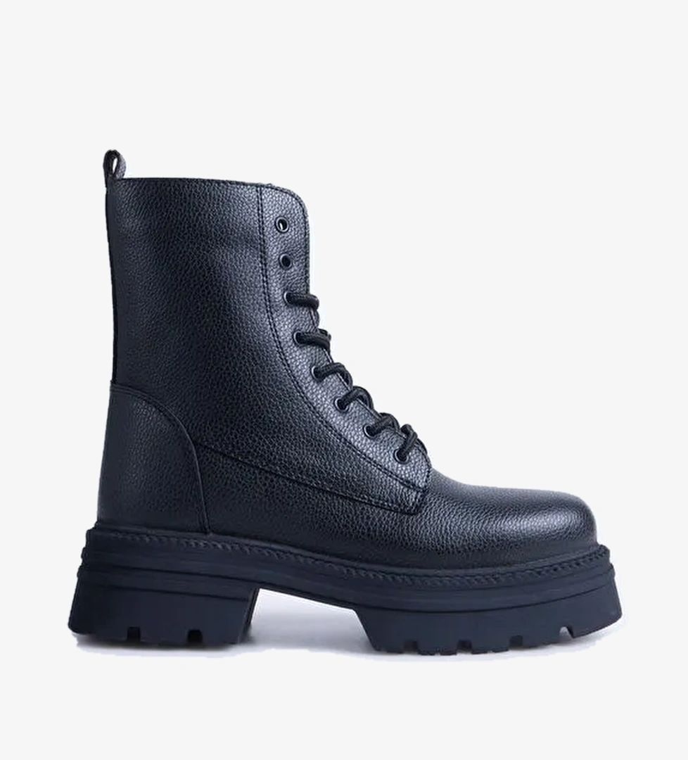 Fabrika Siyah Kadın Bot CLOE