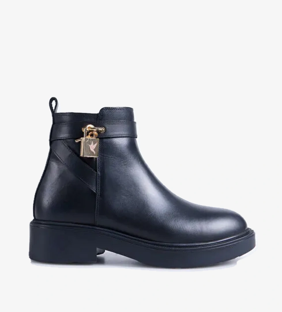 Fabrika Fabrika Siyah Kadın Deri Bot D-FEDELMA model görseli