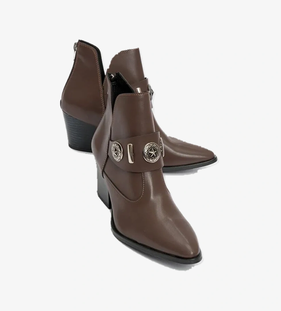 KENDA Kahve Cilt Arkadan Fermuarlı Tokalı Kadın Kalın Topuklu Bot - Görsel 1