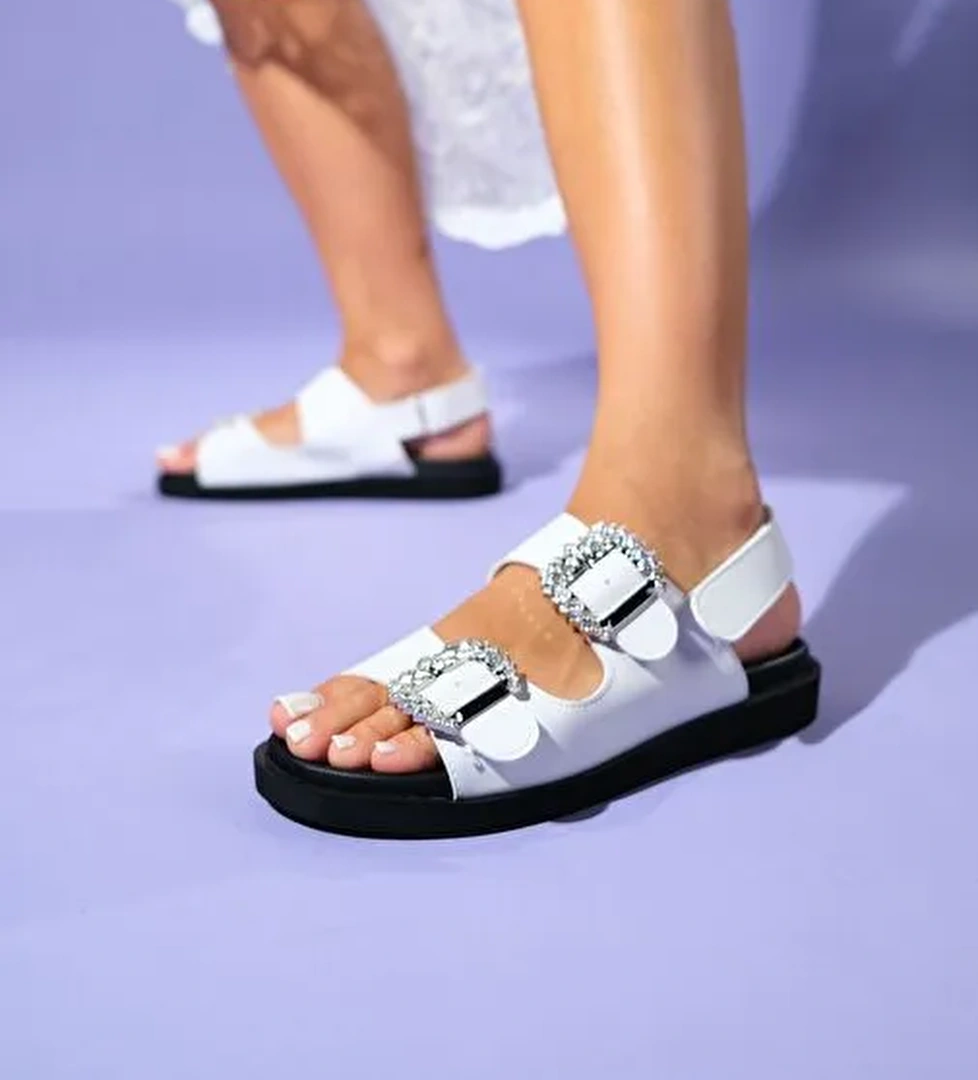 OLIMPA Beyaz Taşlı Cırtlı Kadın Düz Sandalet - Görsel 1