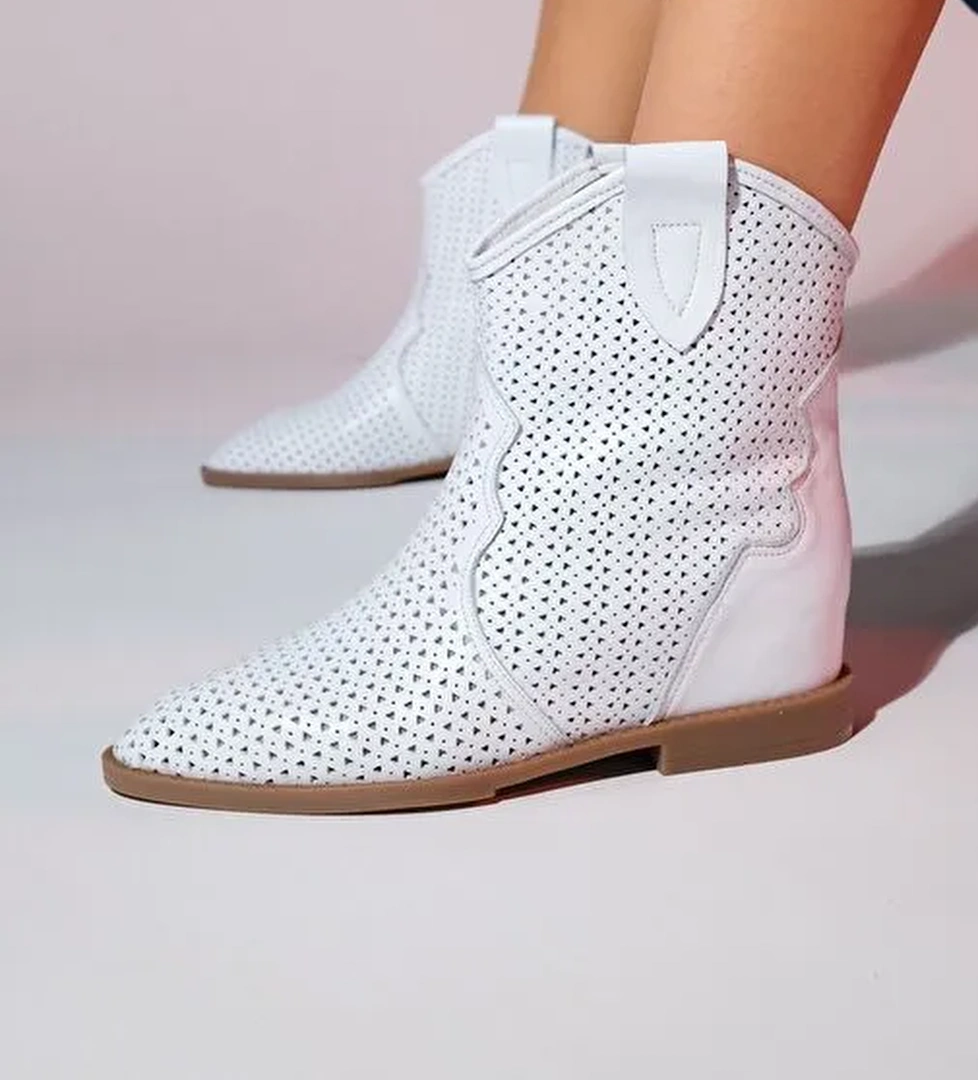 LOİVOS Beyaz Cilt Hakiki Deri Delikli Kadın Gizli Topuk Yazlık Bot - Görsel 1