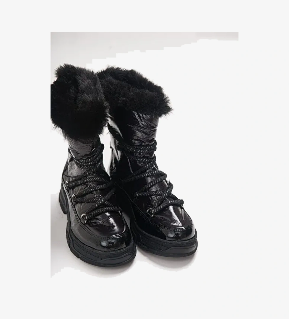 23 SİYAH KADIN BOT - Görsel 1