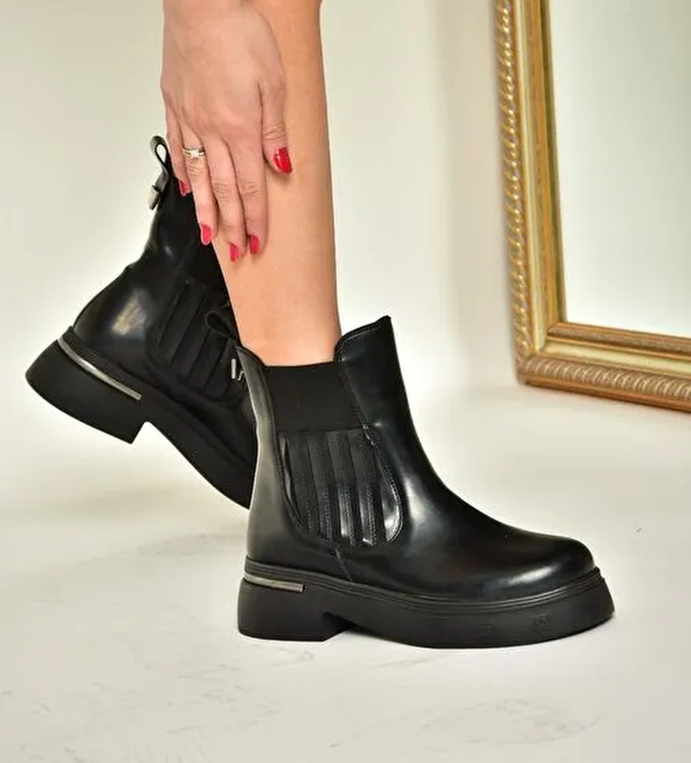 T996334008 Siyah Rugan Kalın Tabanlı Kadın Bot - Görsel 1