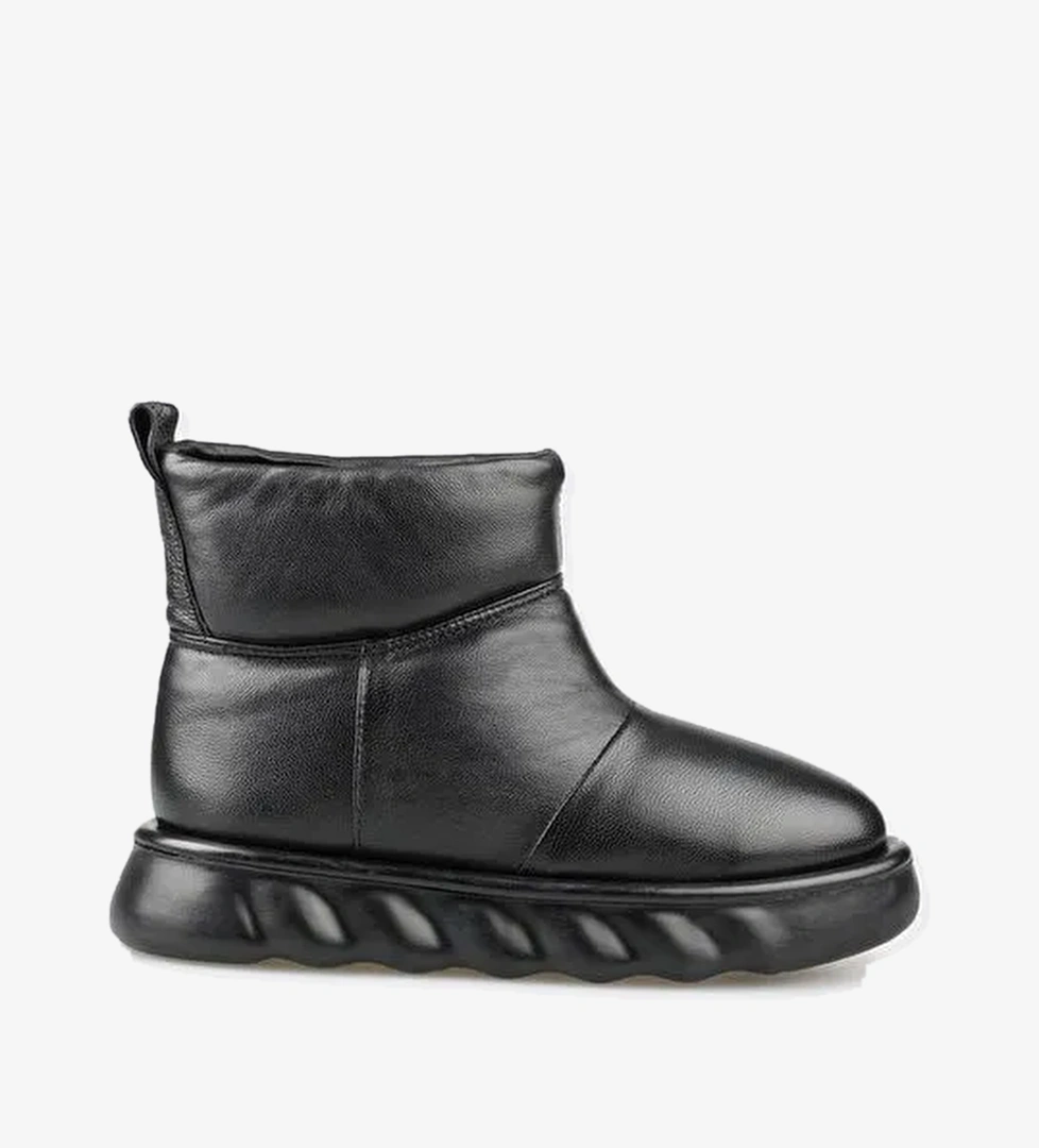 Siyah Deri Kadın Spor Bot - Görsel 1