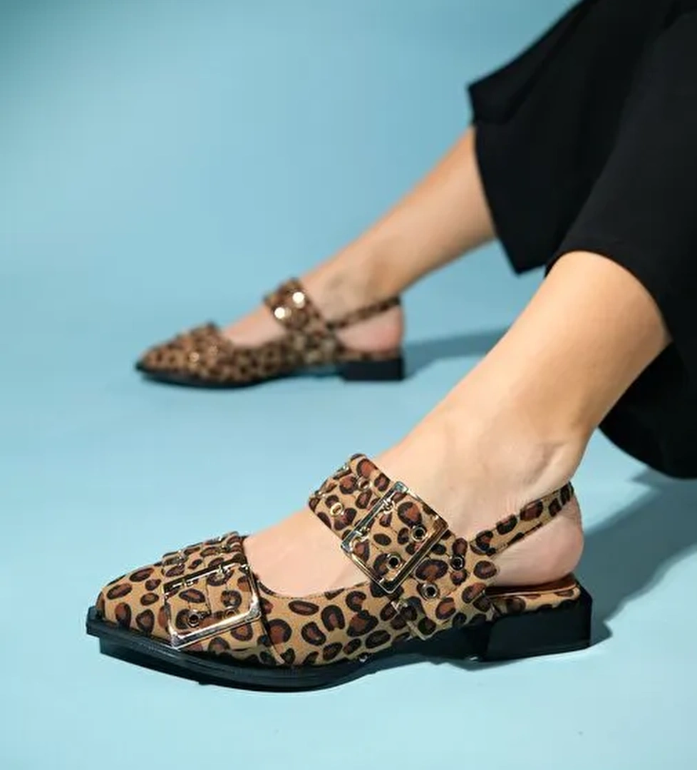 PALOMA Siyah Sarı Desenli Altın Tokalı Kadın Sandalet - Görsel 1