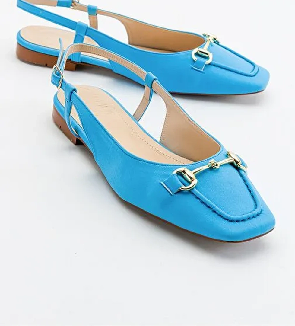 AREA Bebe Mavi Tokalı Burnu Kapalı Kadın Düz Sandalet - Görsel 1