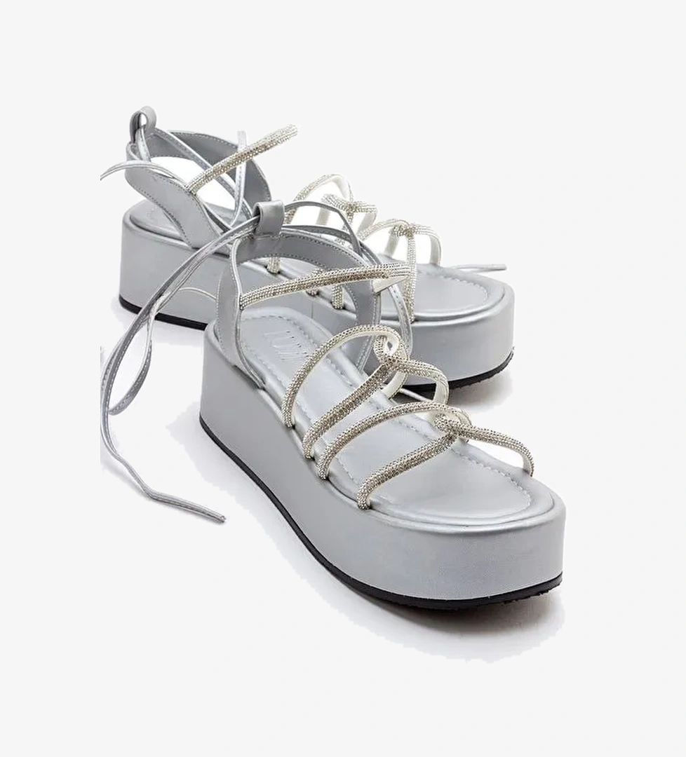 TİTAN Gri Taşlı Kadın Bilekten Bağlamalı Kalın Taban Sandalet - Görsel 1