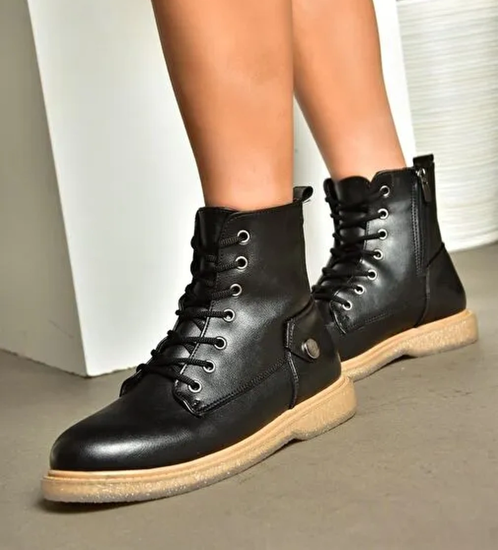 R374821609 Siyah Alçak Tabanlı Klasik Kadın Bot - Görsel 1