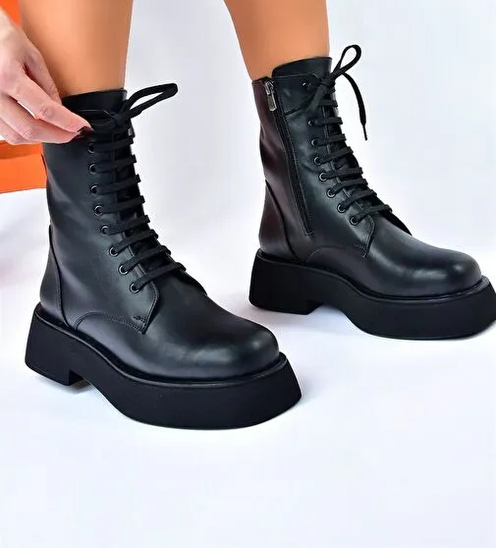 Siyah Kalın Tabanlı Günlük Kadın Bot Postal L610130109 - Görsel 1