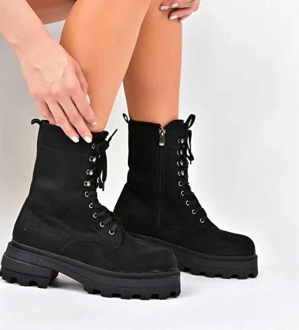 Siyah Süet Bağcıklı Kadın Postal Bot L996750002 - Görsel 1