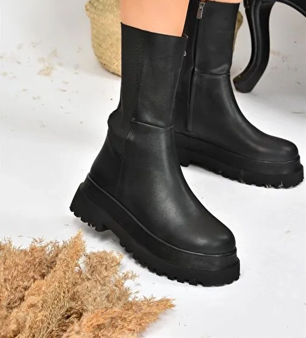 Siyah Kalın Tabanlı Kadın Bot J267063109 - Görsel 1