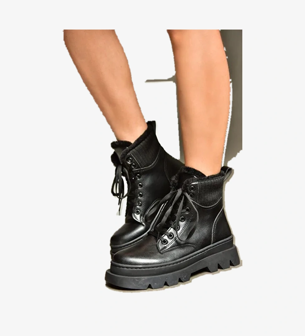 R250008009 Siyah Kalın Tabanlı Kadın Postal Bot - Görsel 1