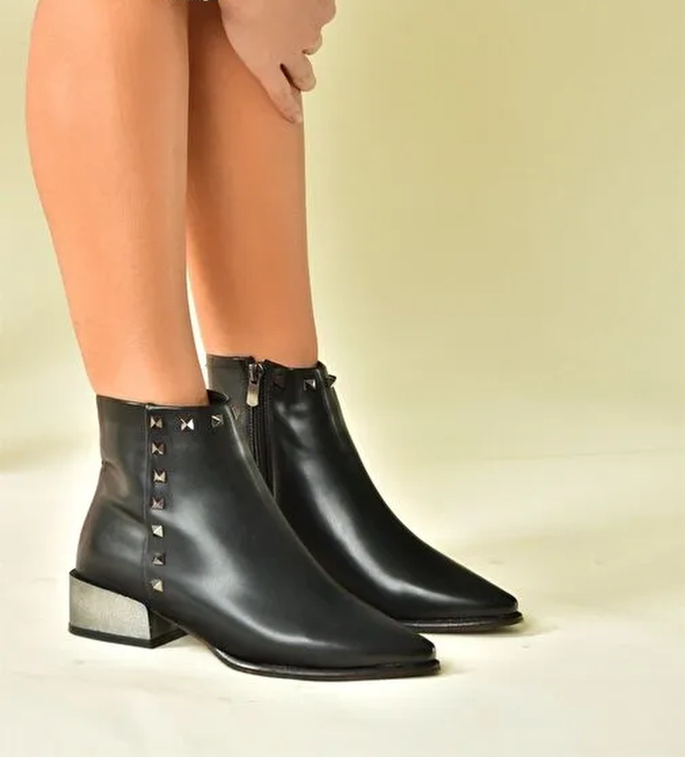 Siyah Zımba Detaylı Kadın Bot N820032309 - Görsel 1