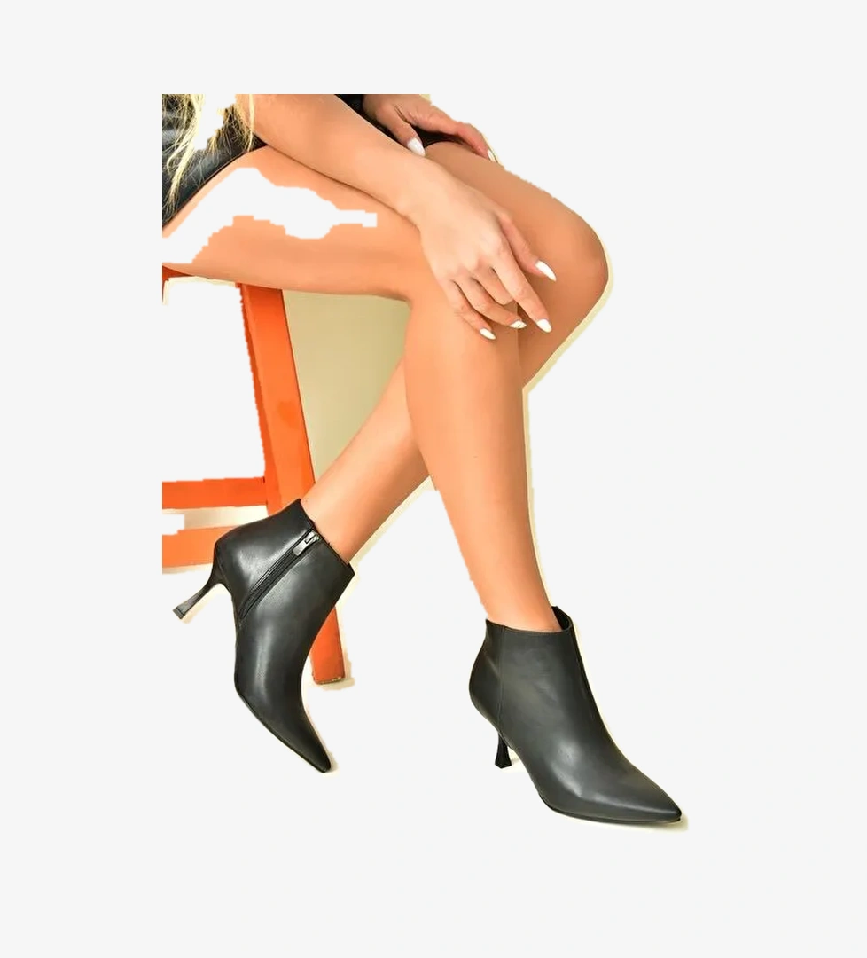 Siyah İnce Topuklu Sivri Burun Kadın Bot N282102109 - Görsel 1