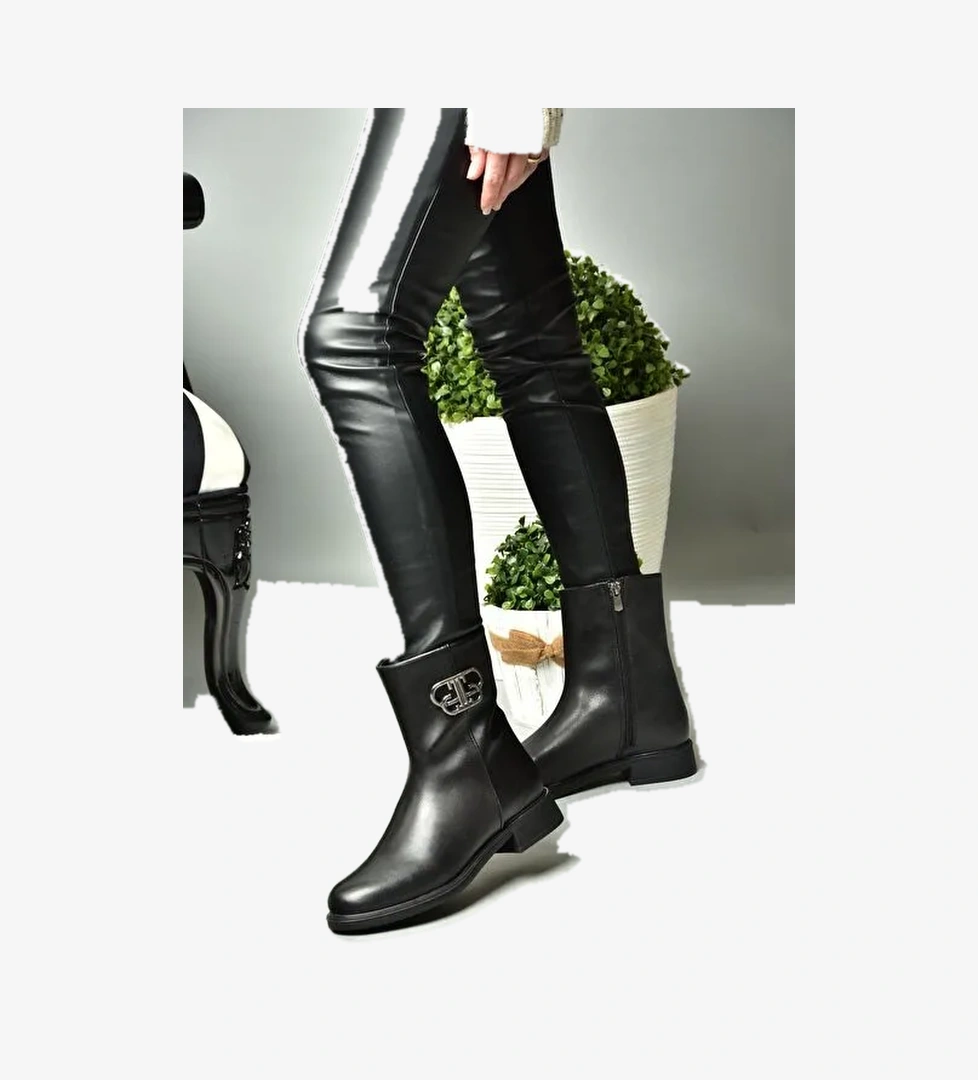 R312222109 Siyah Alçak Tabanlı Kadın Bot - Görsel 1