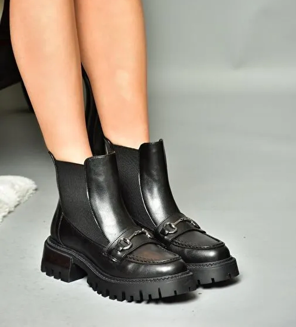 R312154109 Siyah Kalın Tabanlı Kadın Bot - Görsel 1