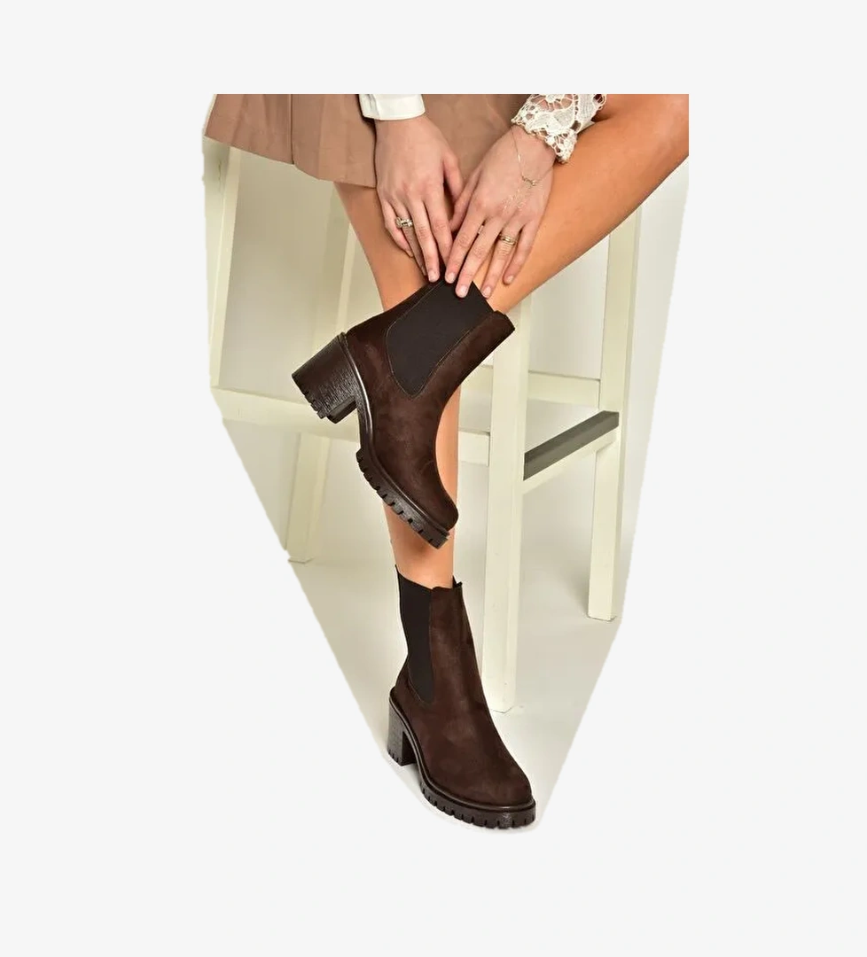 T726981602 Kahverengi Süet Lastikli Kalın Topuklu Kadın Bot - Görsel 1