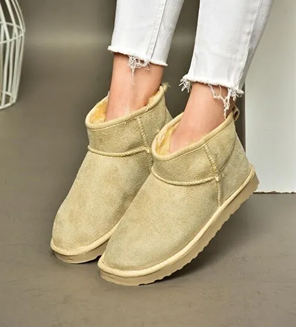 R612018402 Bej Süet İçi Tüylü Yarım Kadın Bot