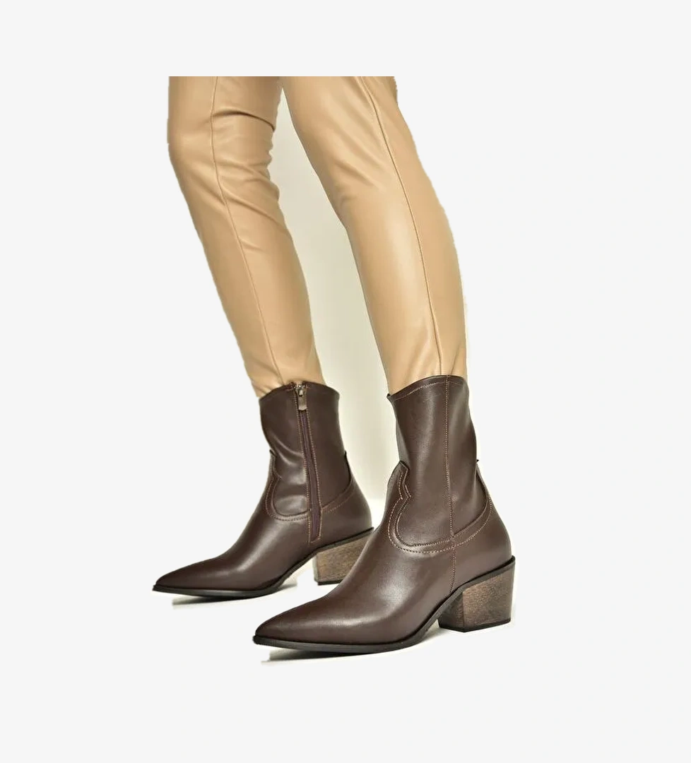 T356654109 Kahverengi Sivri Burunlu Kalın Topuklu Kadın Bot - Görsel 1