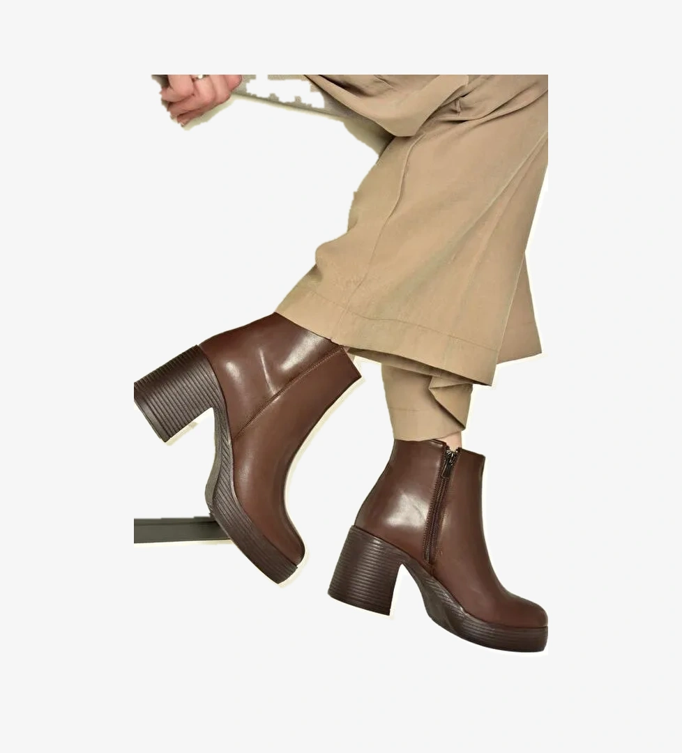 T820197409 Kahverengi Kalın Topuklu Kadın Bot - Görsel 1