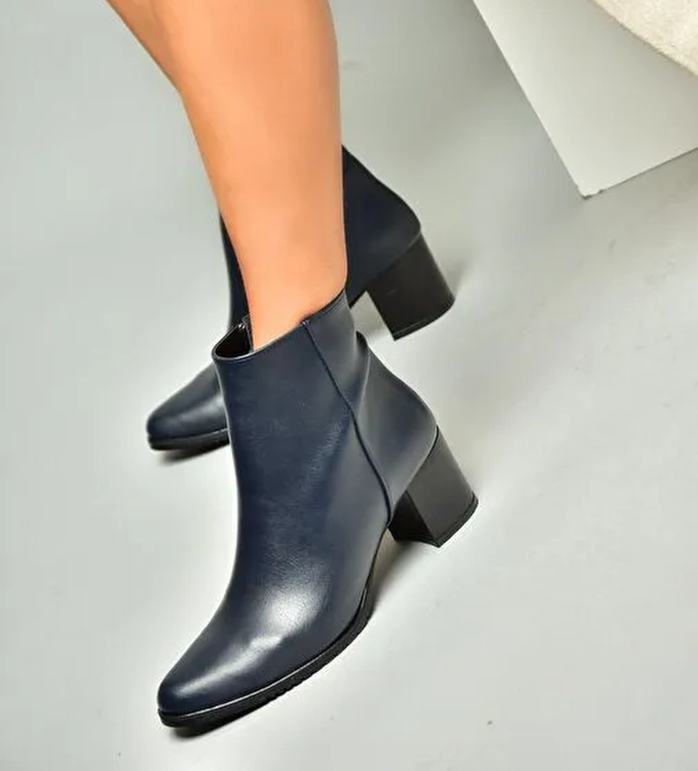 G654013109 Lacivert Alçak Topuklu Kadın Bot - Görsel 1