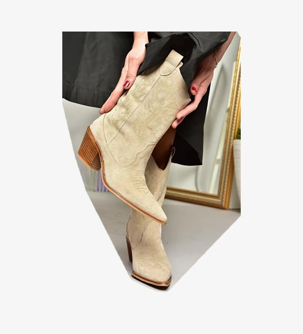 T267655002 Bej Süet Kalın Topuklu Kadın Bot - Görsel 1