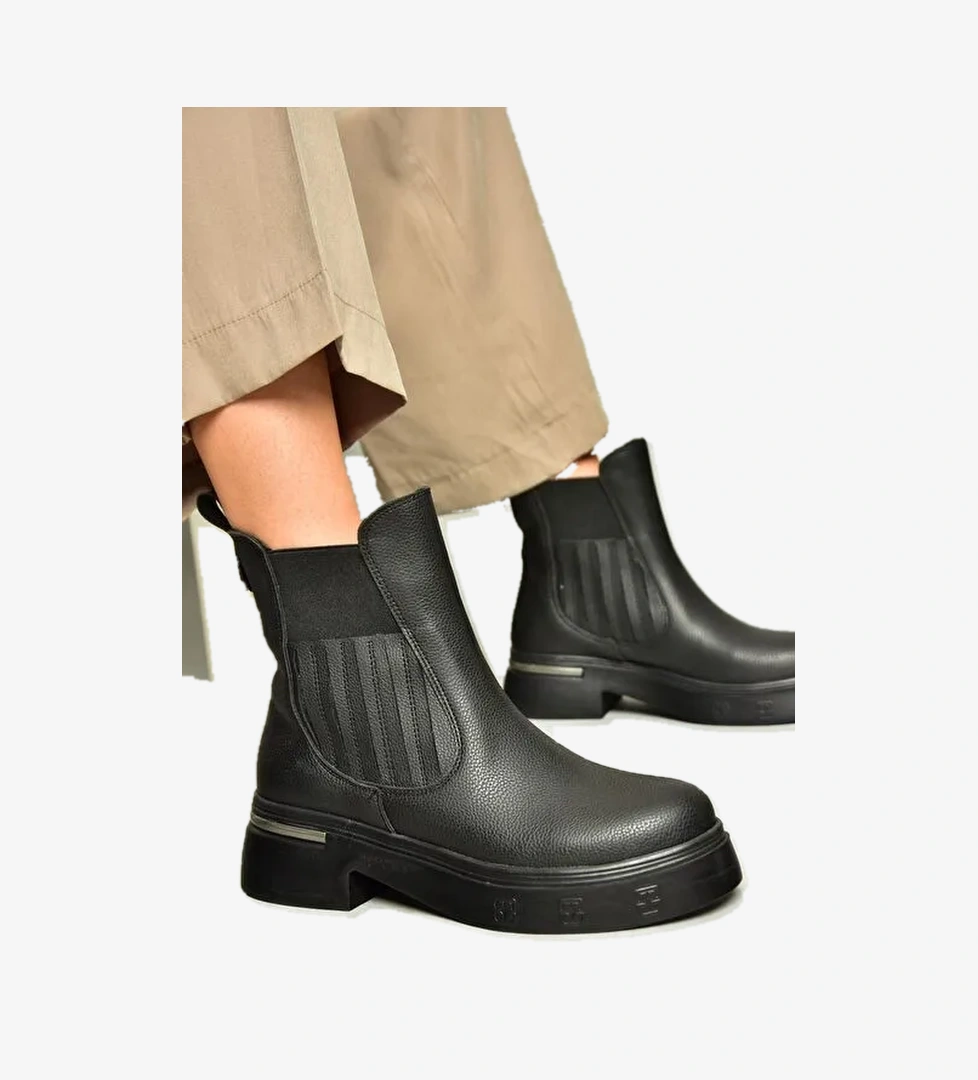 T996334009 Siyah Kalın Tabanlı Kadın Bot - Görsel 1