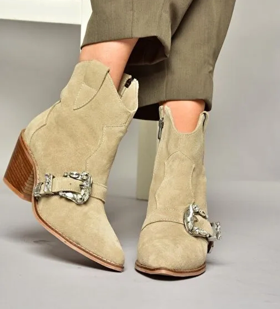 T380395002 Bej Süet Taş Detaylı Kadın Bot - Görsel 1