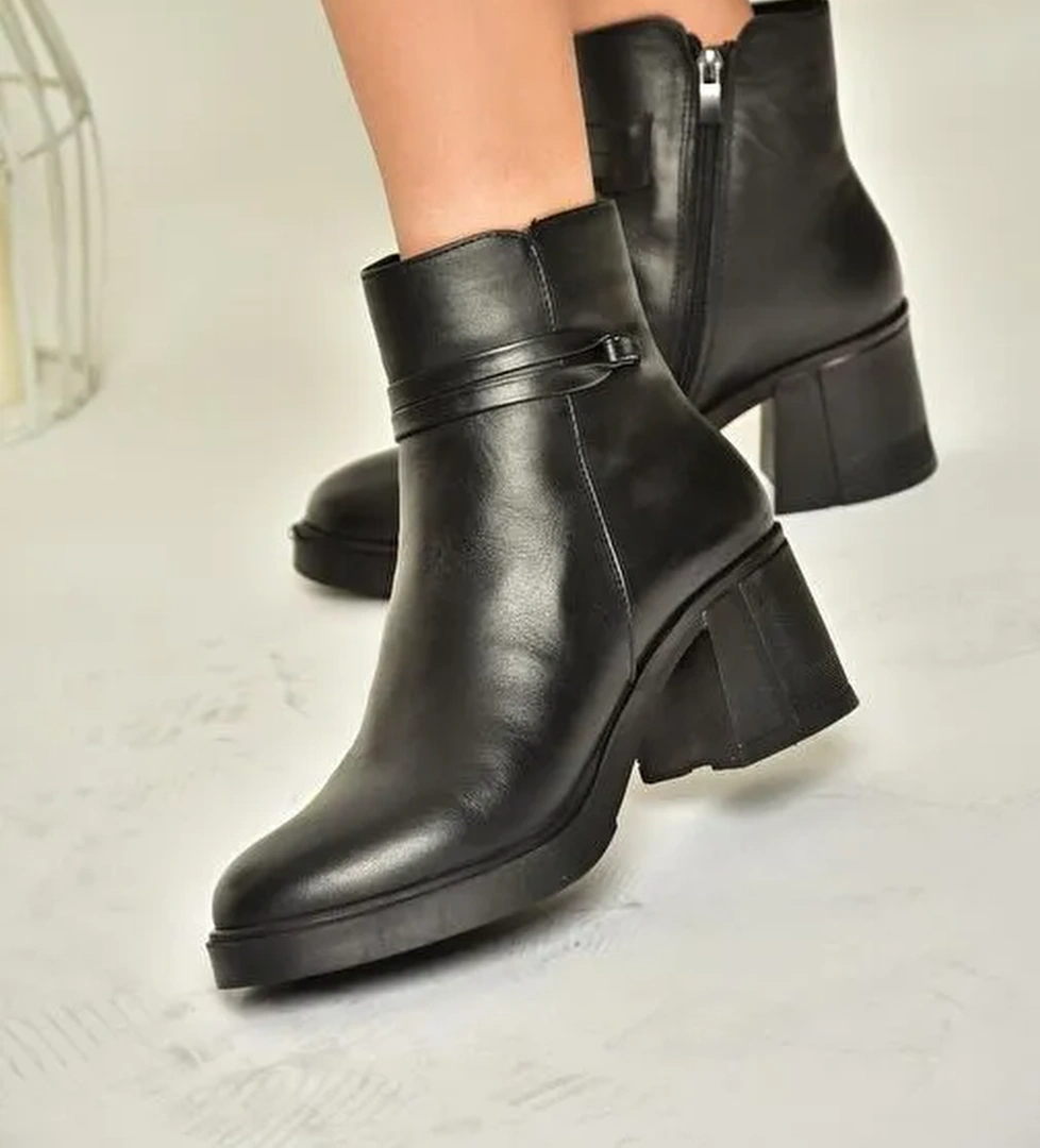 T555451403 Siyah Hakiki Deri Kalın Topuklu Kadın Bot - Görsel 1
