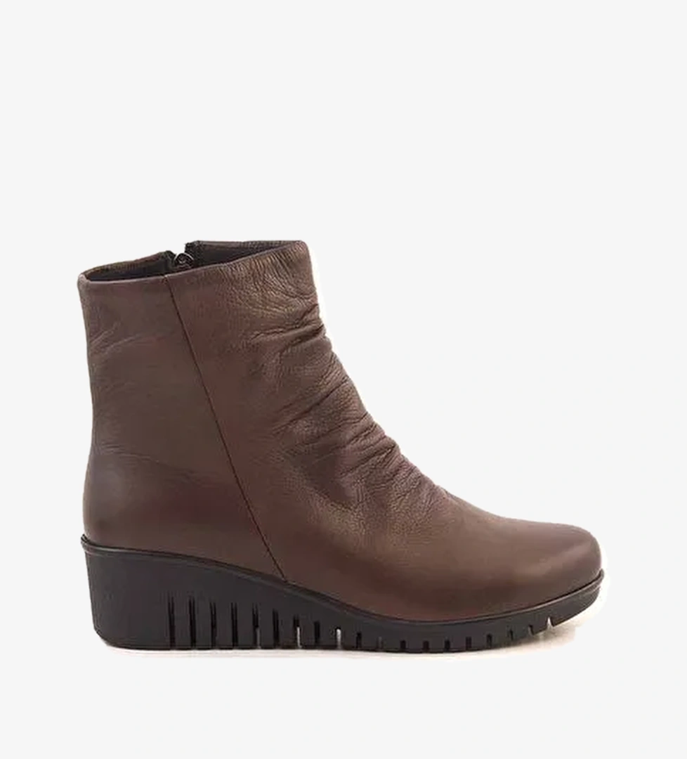 Tanca Kadın Bot 2001 - Görsel 1