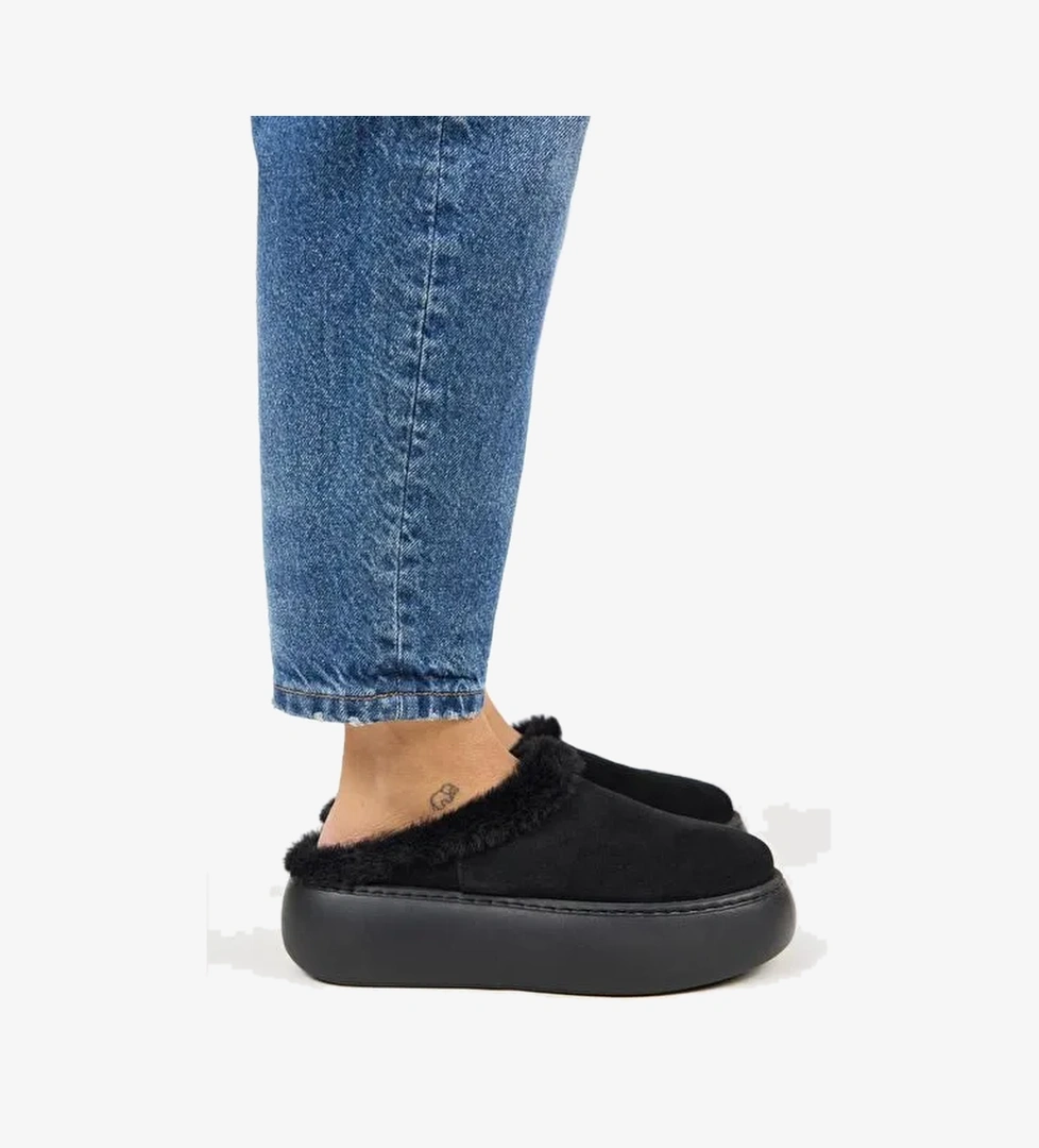 Manijero Siyah Kadın Deri Terlik MNJ.110.03 - Görsel 1