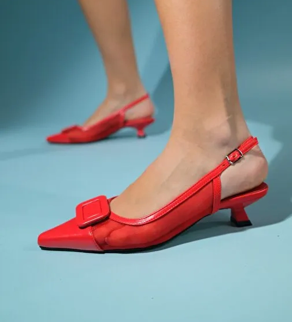 AMORA Kırmızı Tokalı Kadın Kısa Topuklu Ayakkabı - Görsel 1