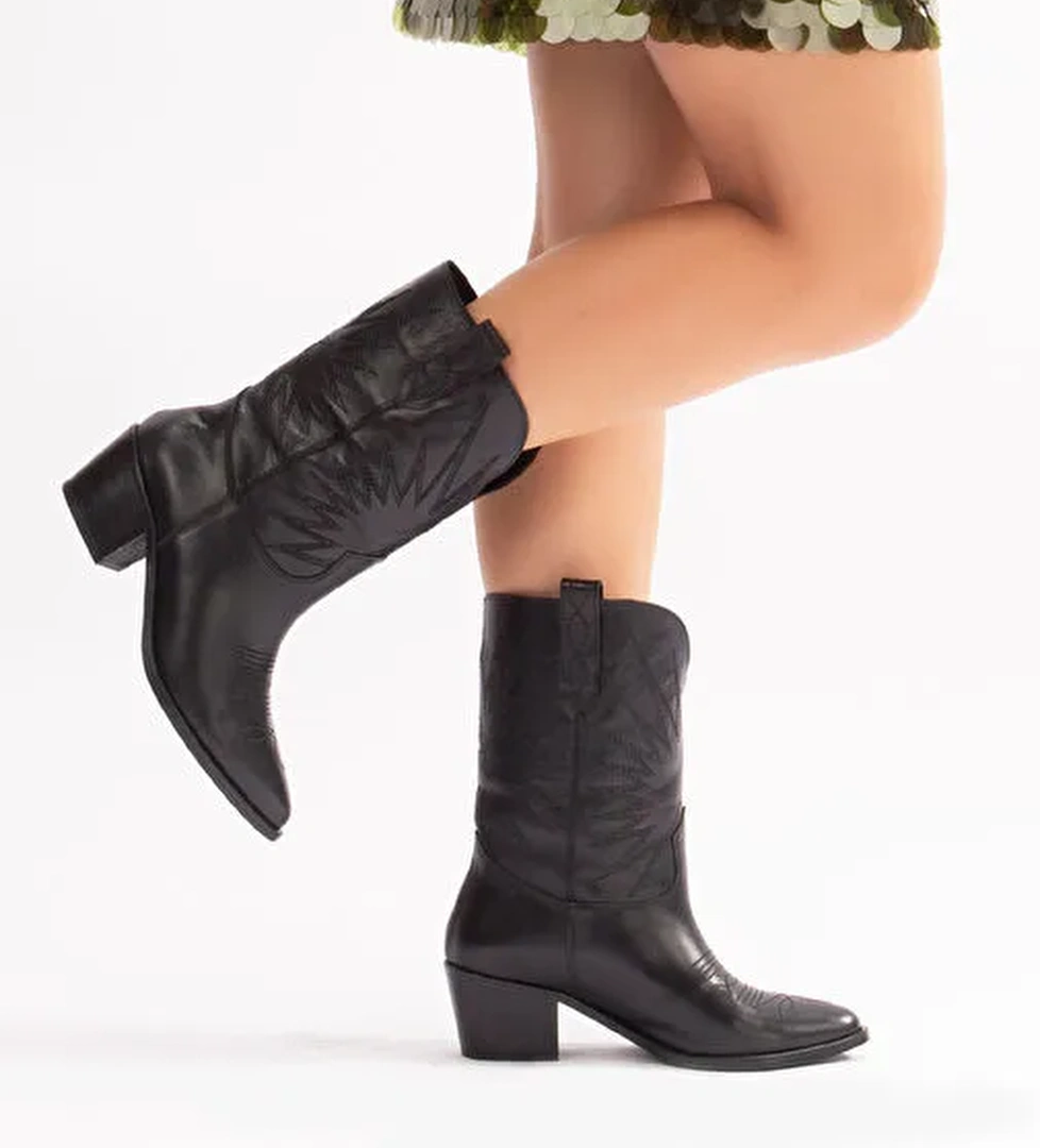 Mathilda Gerçek Deri Kadın Western Çizme Siyah Siyah İşlemeli - Görsel 1