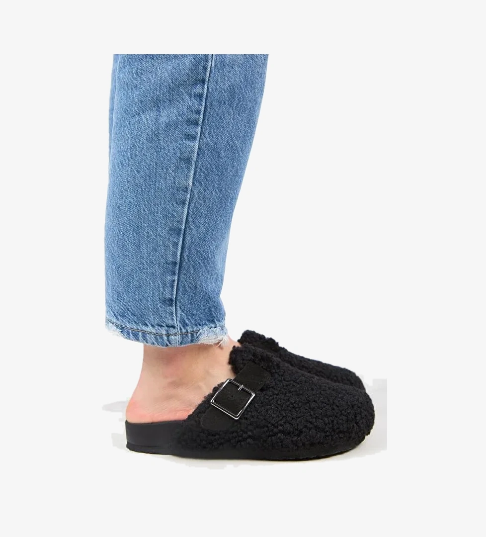 Manijero Siyah Kadın Deri Terlik MNJ.101.10 - Görsel 1