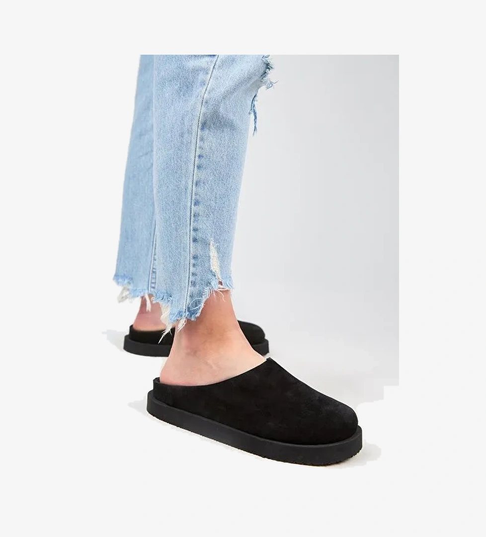 Manijero Siyah Kadın Deri Terlik MNJ.179.01 - Görsel 1