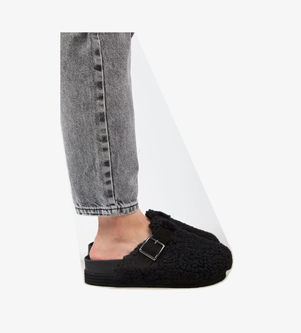 Manijero Siyah Kadın Deri - Kürk Terlik MNJ.105.12 - Görsel 1