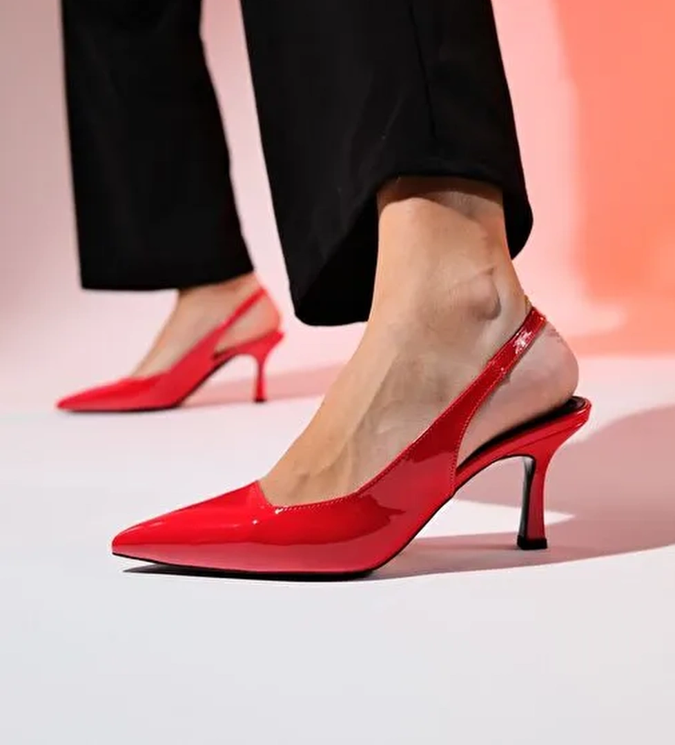 FLEM Kırmızı Rugan Kadın Sivri Burun Arkası Açık İnce Topuklu Ayakkabı - Görsel 1