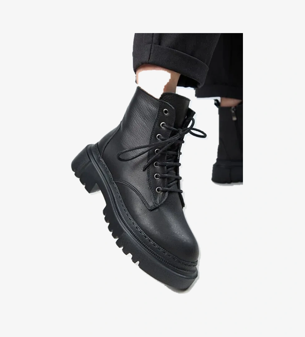 Manijero (Dilzar) Kadın Hakiki Deri Bağcıklı İçten Fermuarlı Siyah Bot - Görsel 1