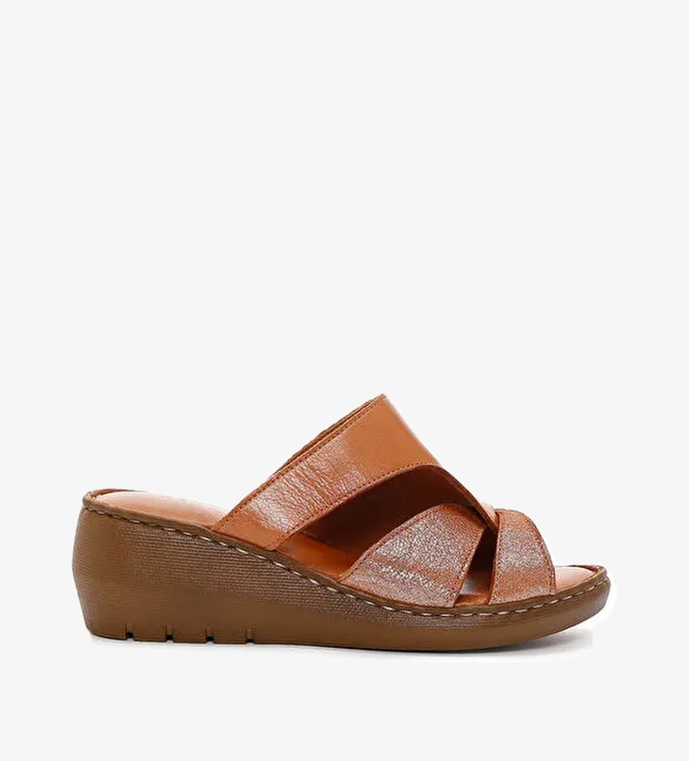 Derimod Derimod Kadın Taba Dolgu Topuklu Deri Comfort Terlik 24SFD320118 Sandalet & Terlik | Boyner Taba - 1. görsel