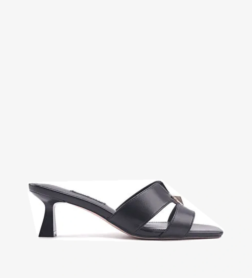 IZROY 4FX Siyah Kadın Terlik - Görsel 1