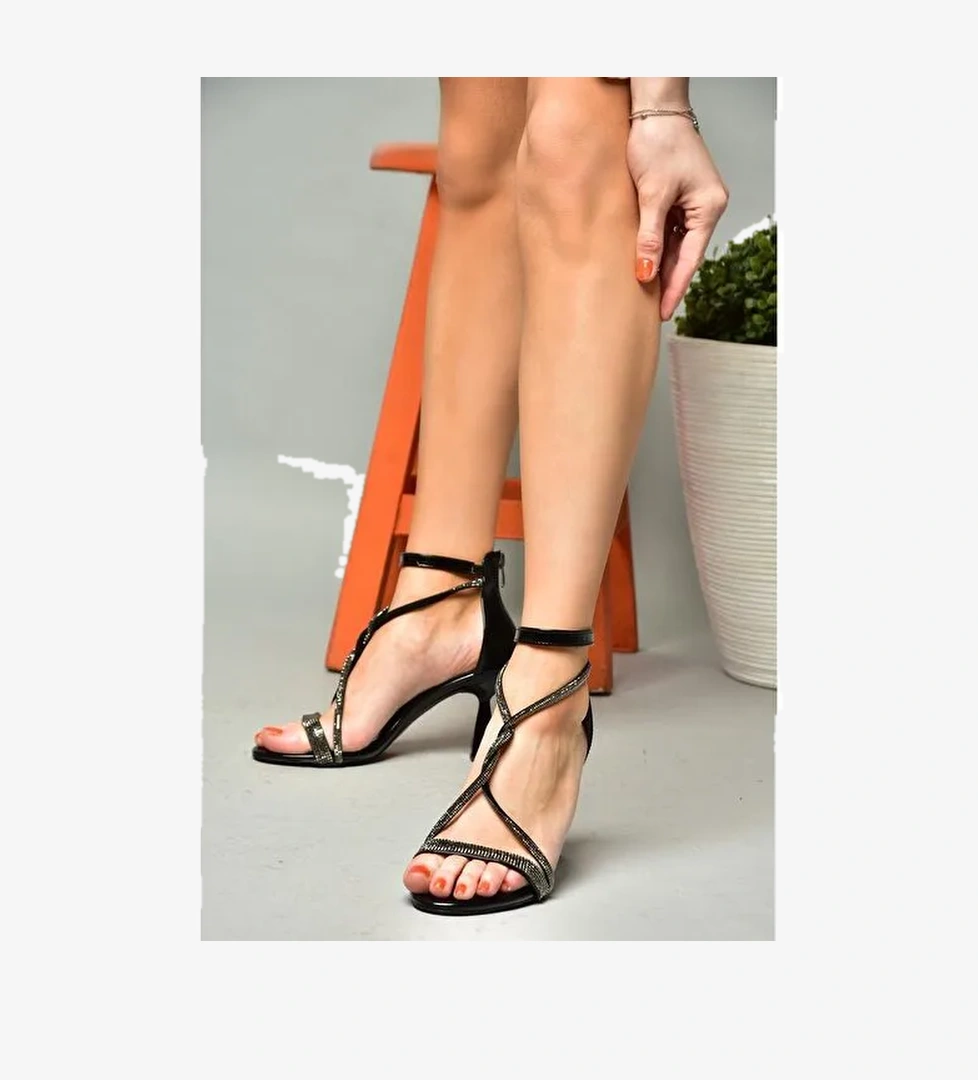 Fox Shoes Siyah Kadın Rugan Abiye Ayakkabı 12400 - Görsel 1