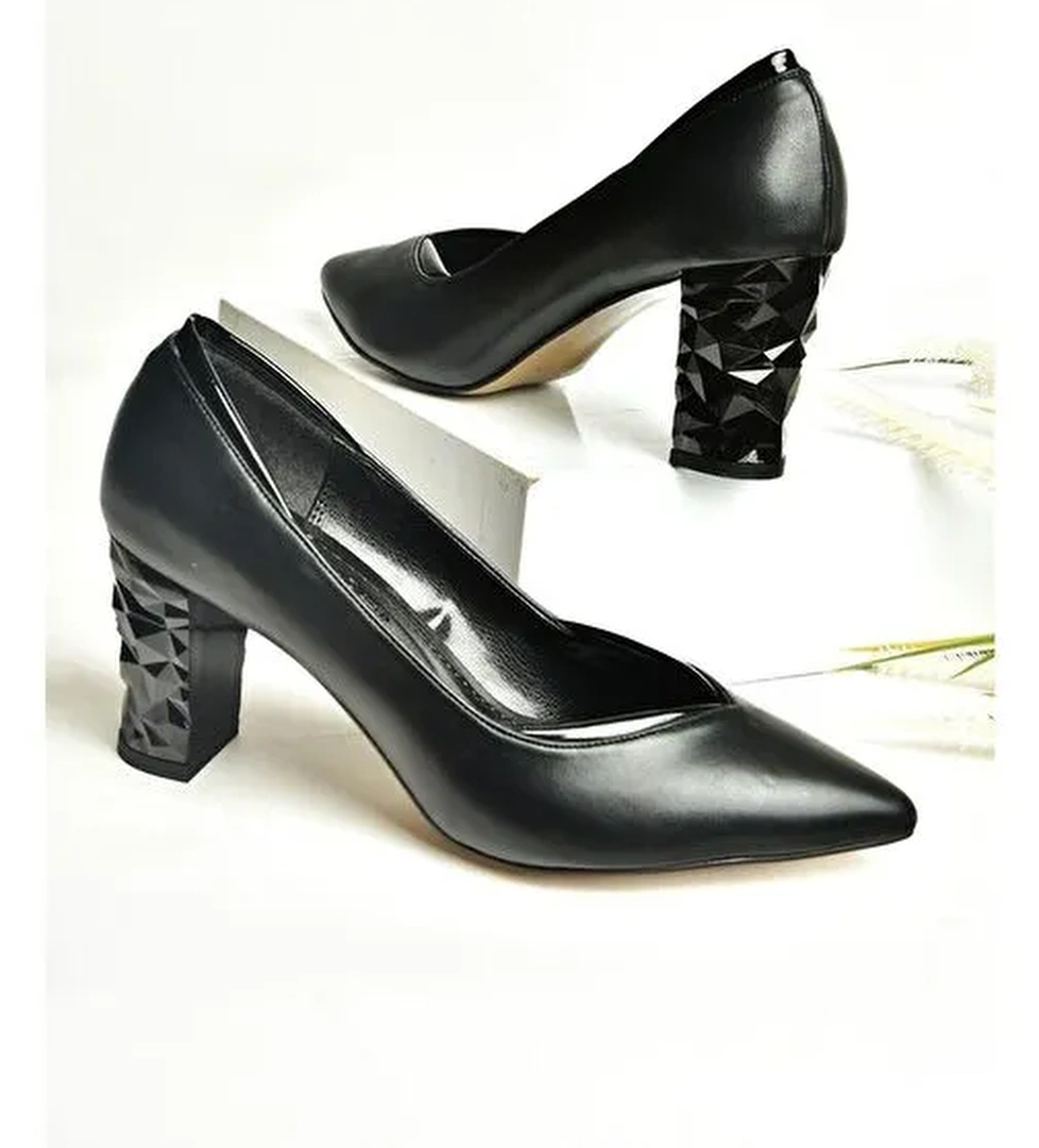 Fox Shoes Siyah Kadın Rugan Topuklu Ayakkabı 13341 - Görsel 1