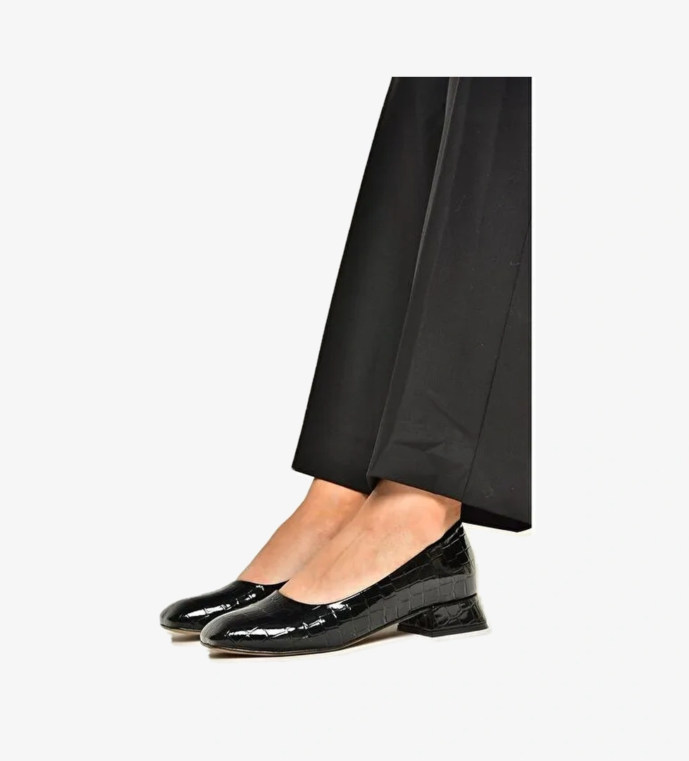 T590122611 Siyah Kroko Baskı Kalın Topuklu Kadın Ayakkabı - Görsel 1